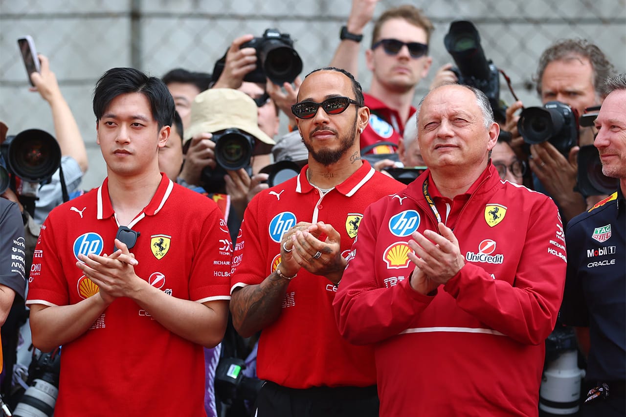 周冠宇冠宇 キャデラック F1