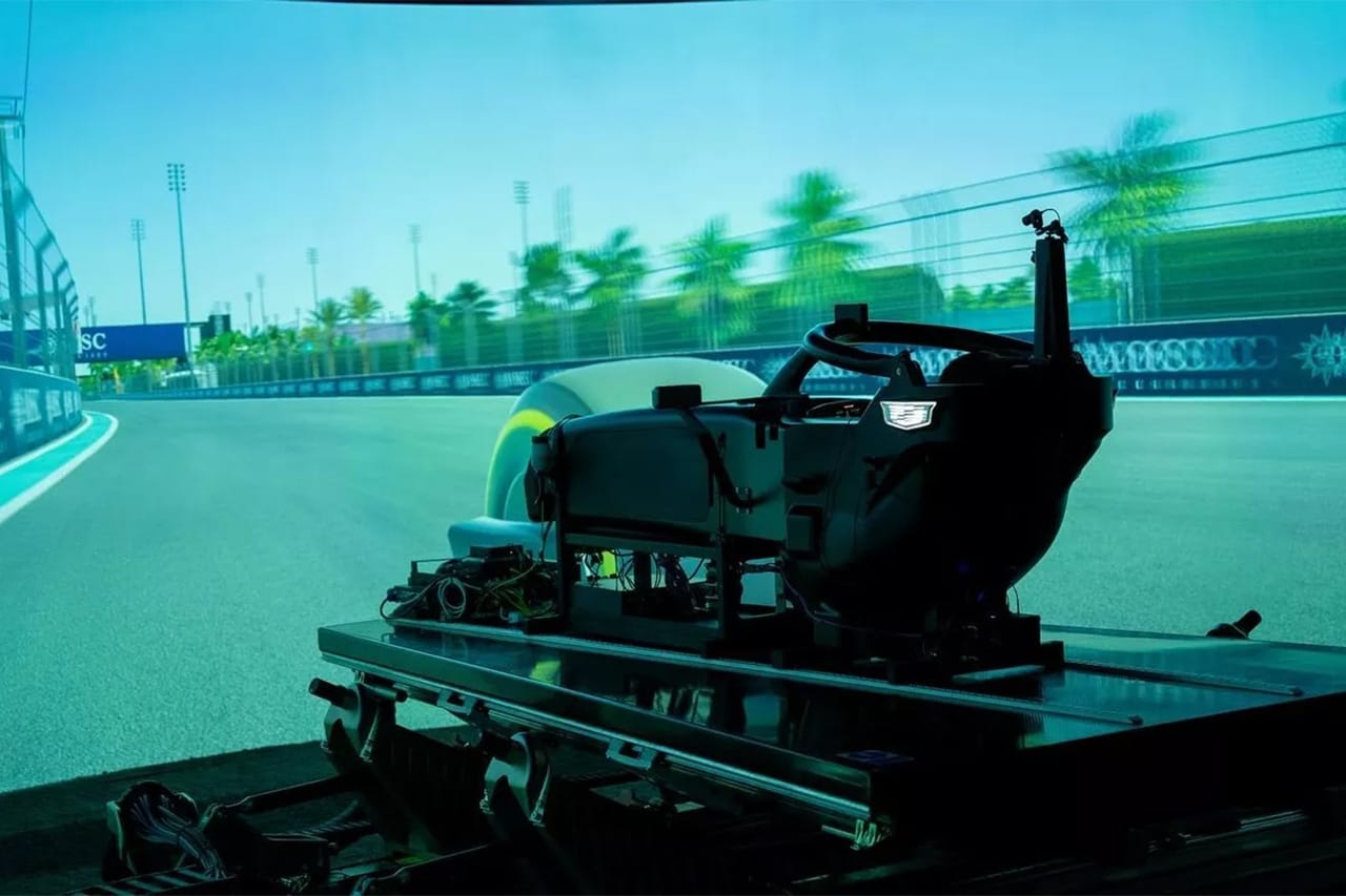 キャデラック F1 シミュレーター