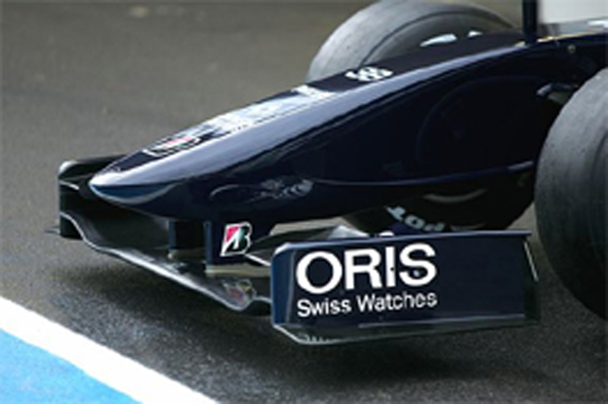 FW31：ペリカンのくりばしを連想させるノーズ形状