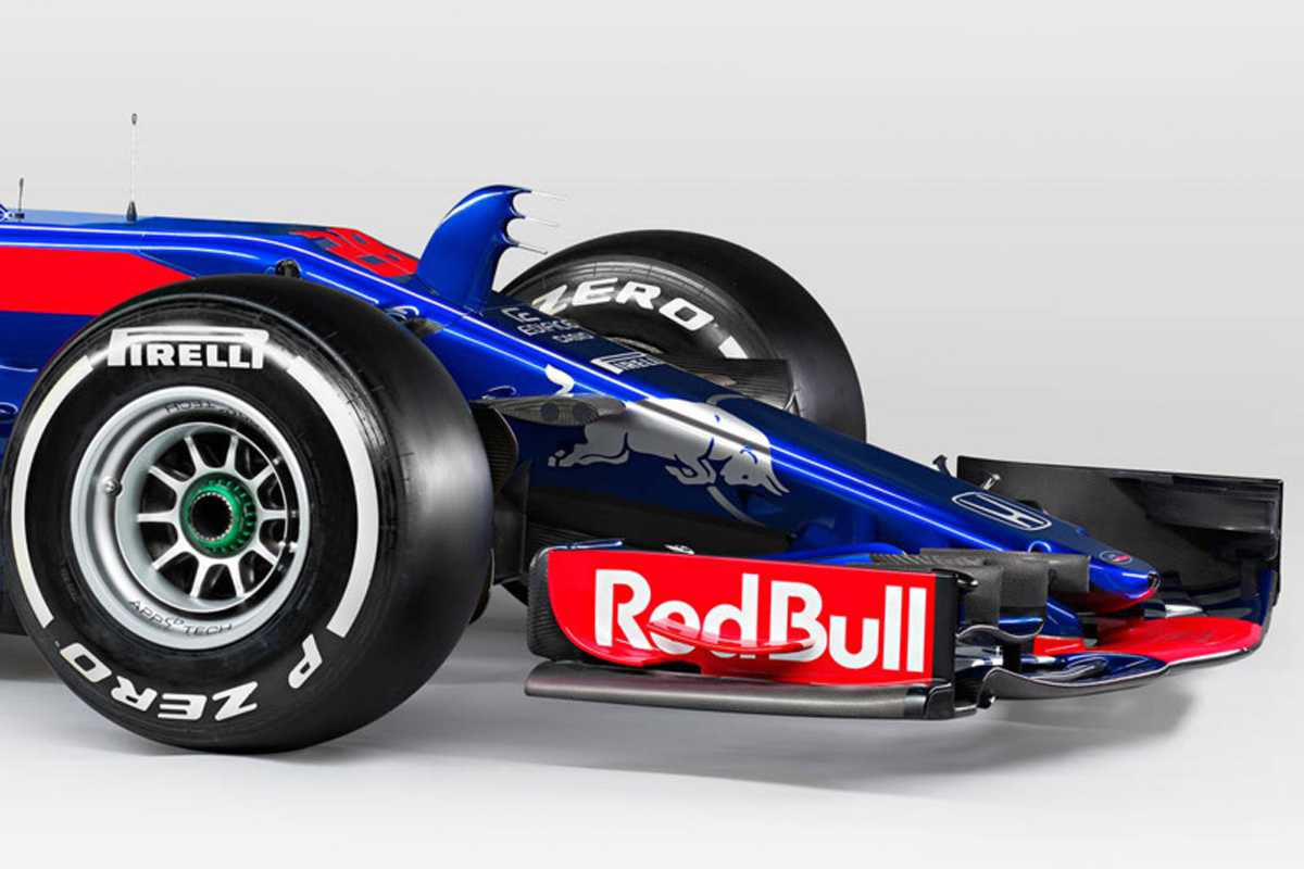 トロロッソ・ホンダ STR13 (ノーズサイド)