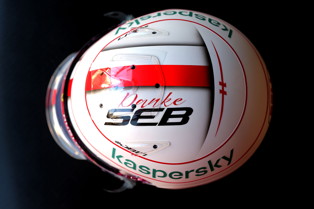 フェラーリ:シャルル・ルクレール 2020年 F1アブダビGP ヘルメット