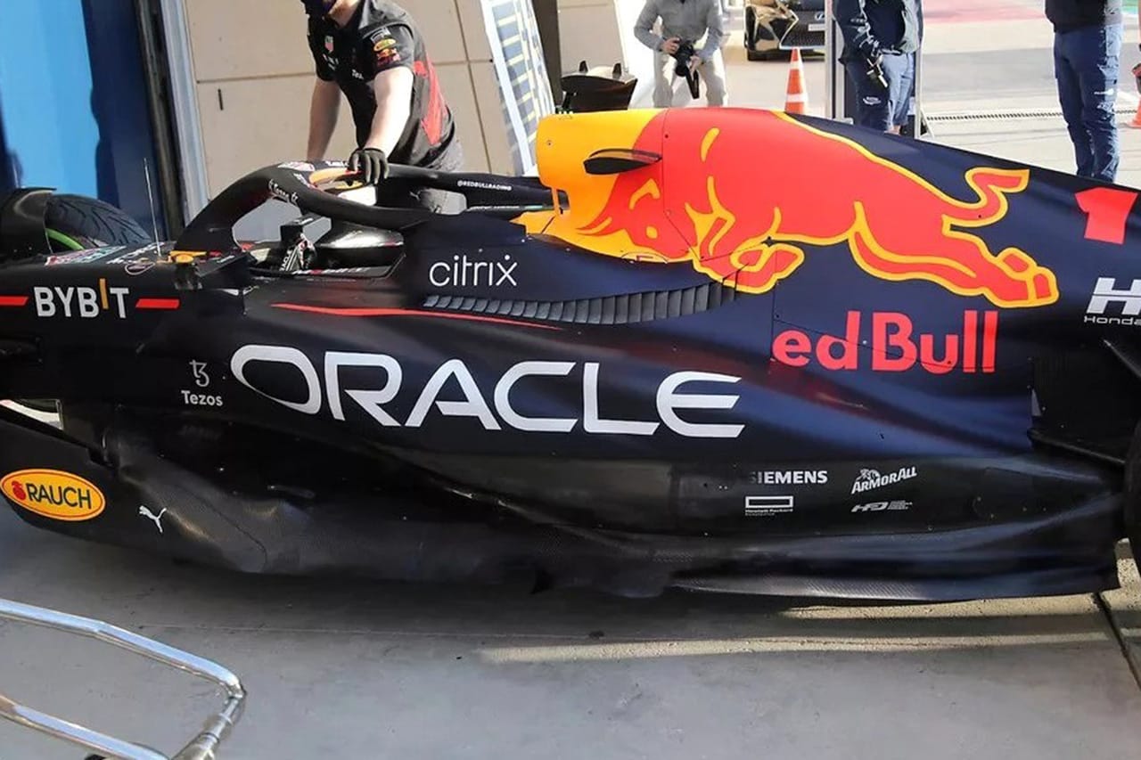 レッドブル・レーシング RB18 / スペイングランプリ