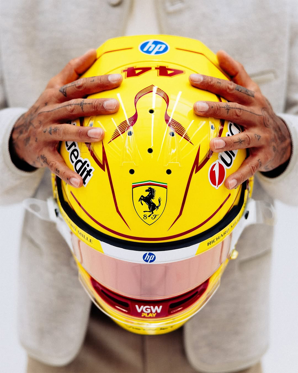 ルイス・ハミルトン スクーデリア・フェラーリ イエロー