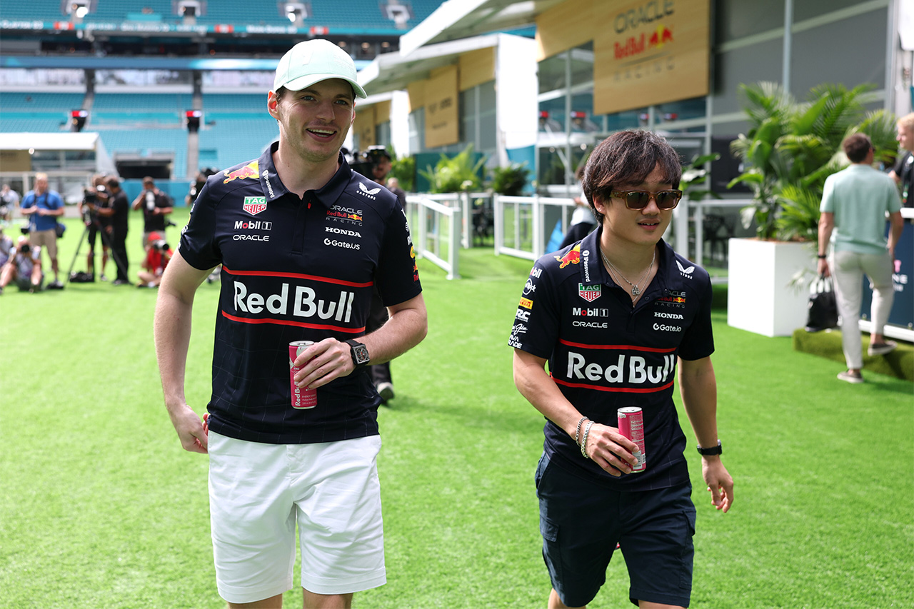 角田裕毅 マックス・フェルスタッペン レッドブル F1