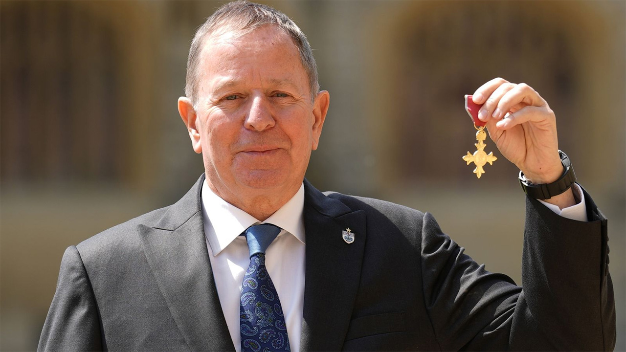 マーティン・ブランドル 大英帝国勲章(OBE)