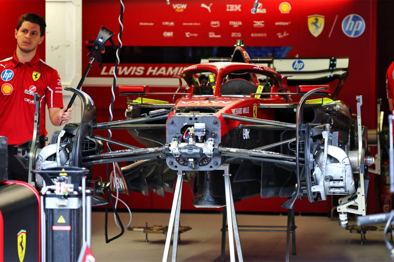 スクーデリア・フェラーリ ルイス・ハミルトン