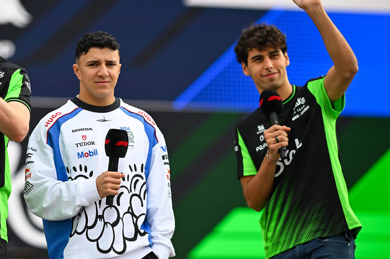 アイザック・ハジャーとガブリエル・ボルトレト F1 レッドブル