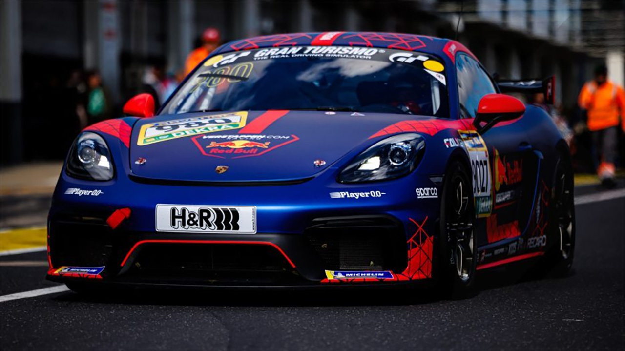 マックス・フェルスタッペン GT4