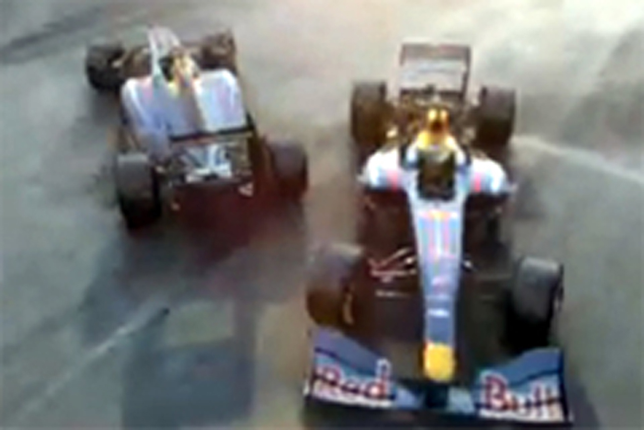 レッドブル RB5を先行公開