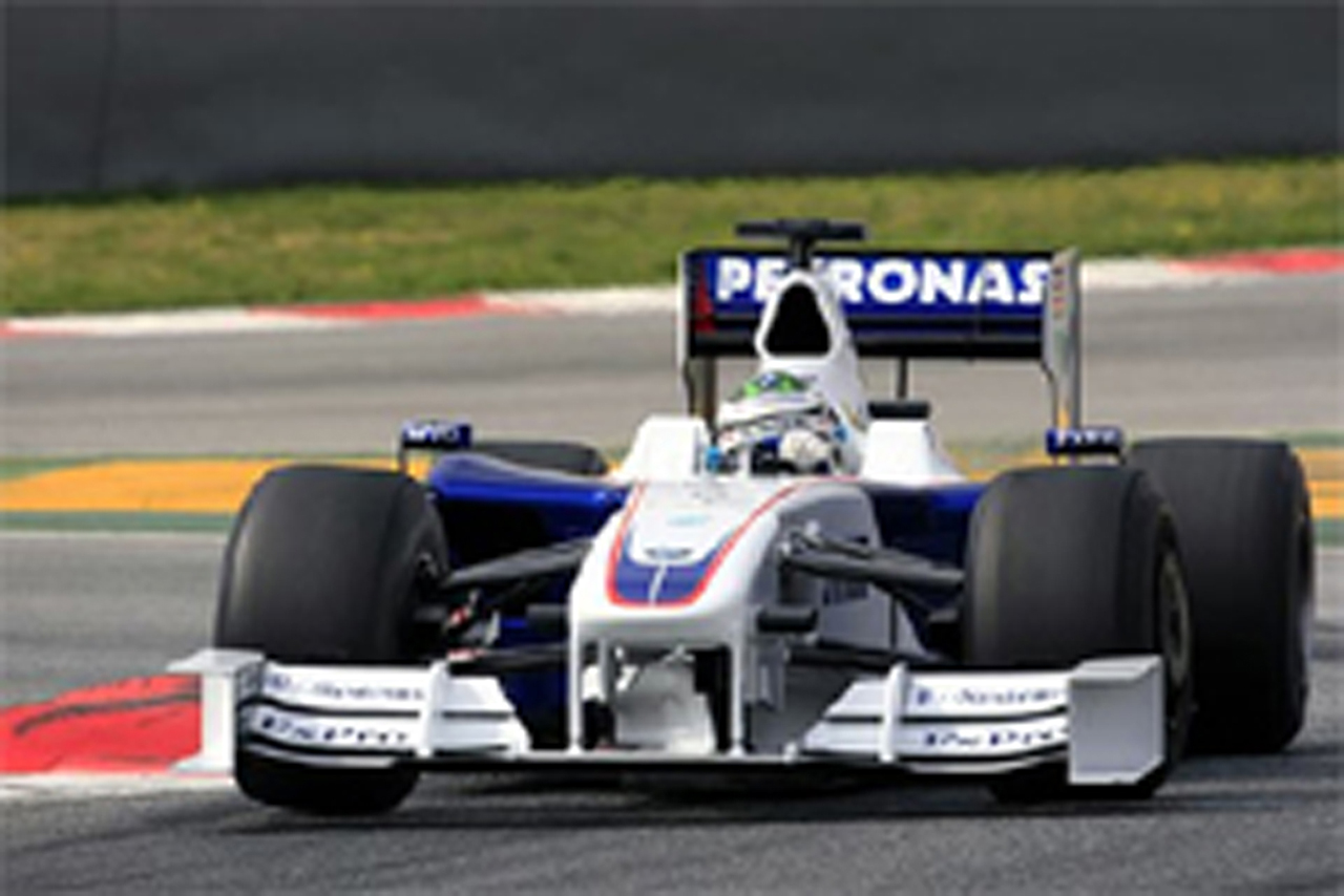 F1バルセロナテスト初日：ハイドフェルドがトップタイム