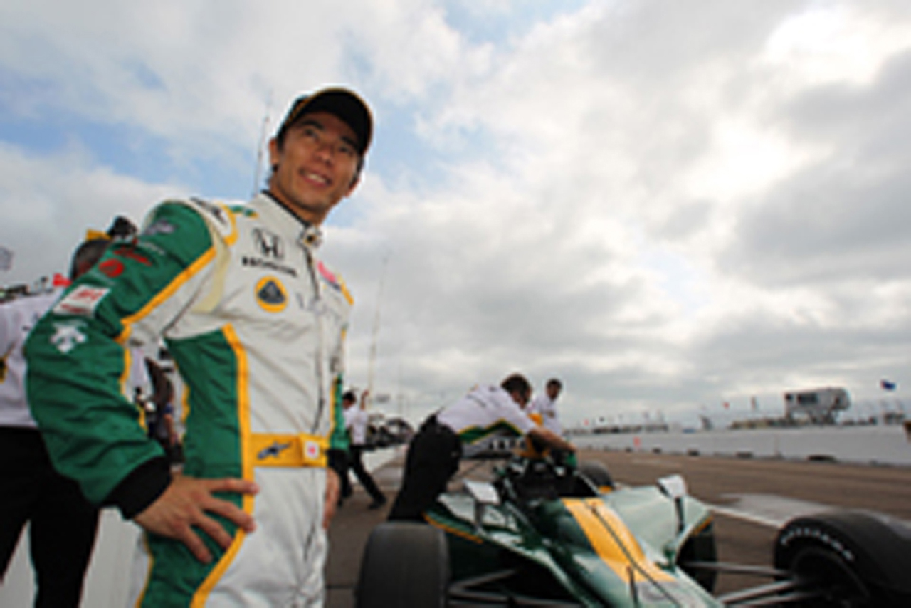 佐藤琢磨、ロータスカラーのマシンで予選11番手