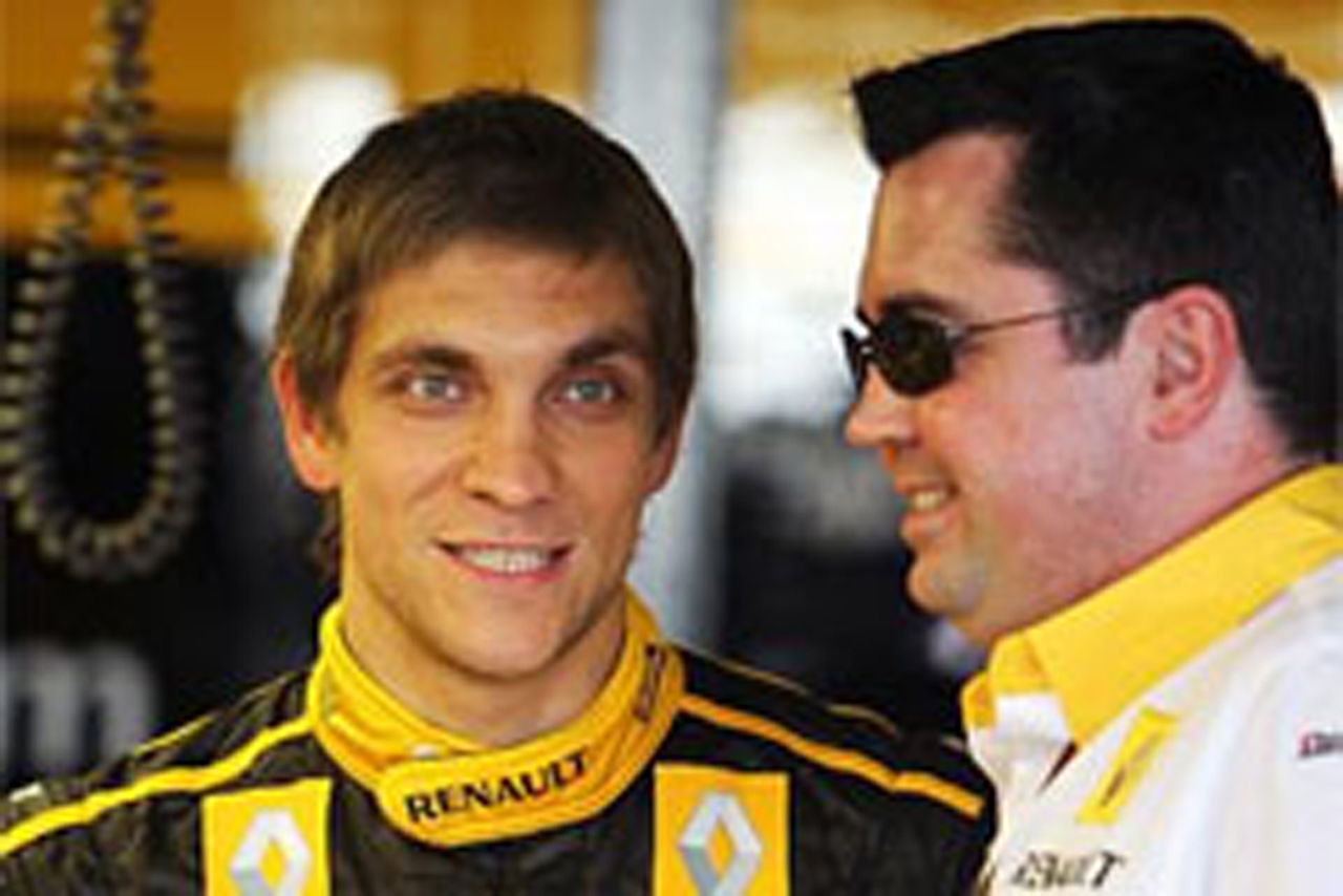 ルノー、2011年のヴィタリー・ペトロフ残留をほのめかす