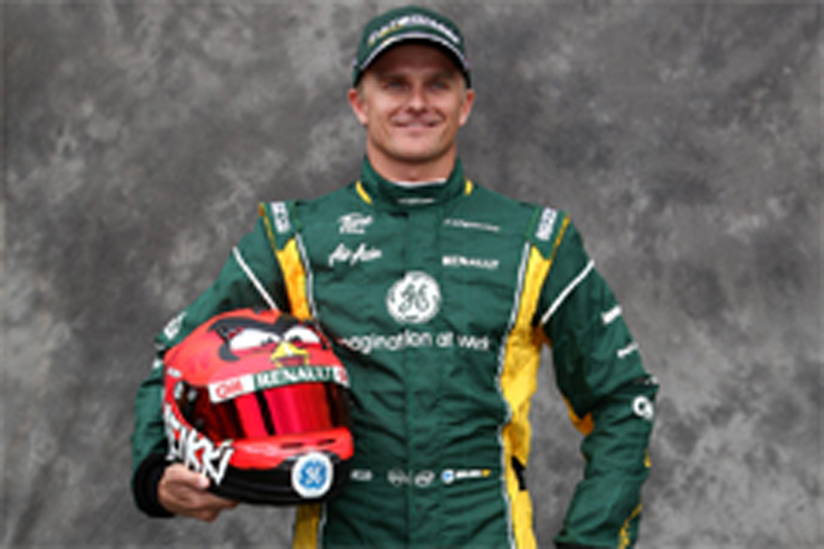 ヘイキ・コバライネン、アングリーバード仕様のヘルメットを着用