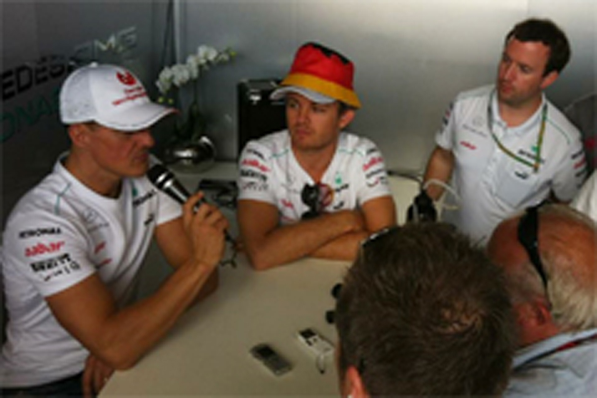 F1パドック、ユーロ2012で盛り上がる