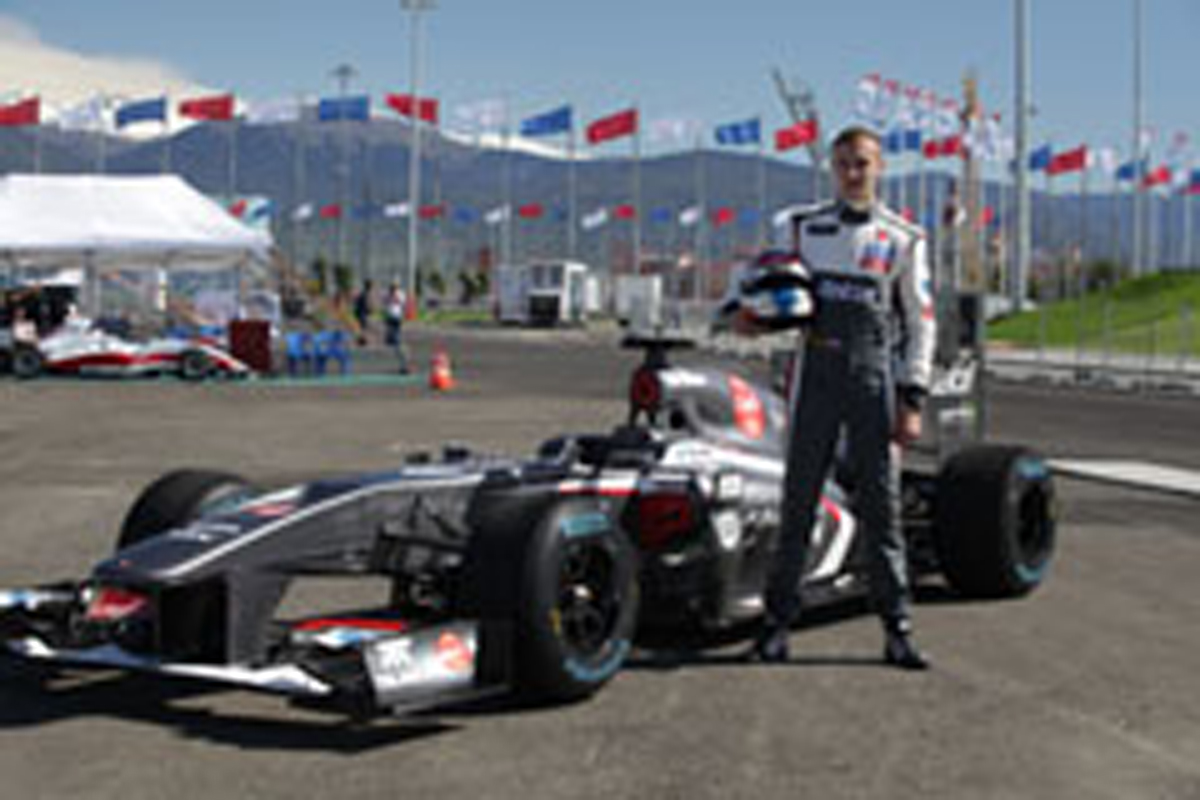セルゲイ・シロトキン、ザウバーのマシンでF1初走行