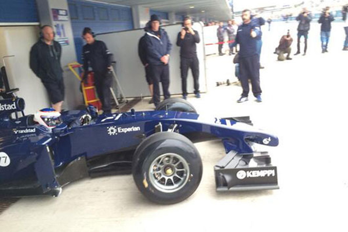 ウィリアムズ、FW36をお披露目＆初走行