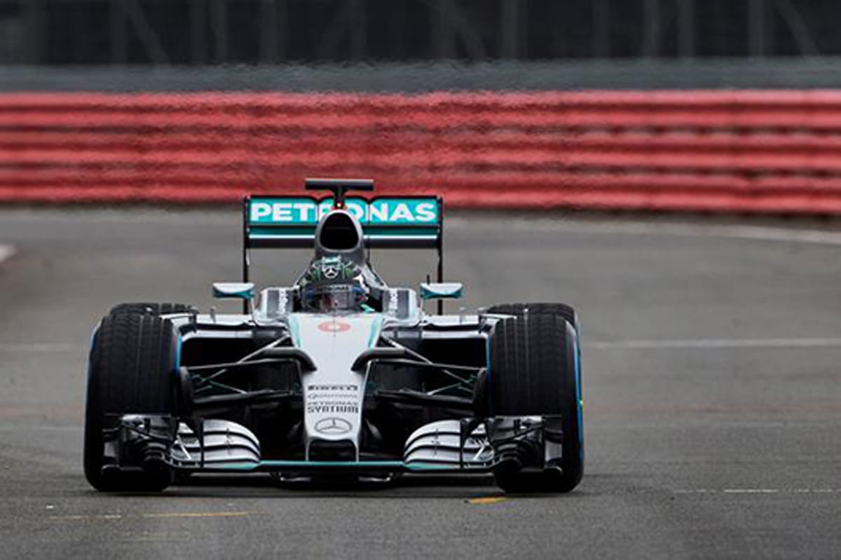 メルセデス W06、シェイクダウンを完了 / 公式画像
