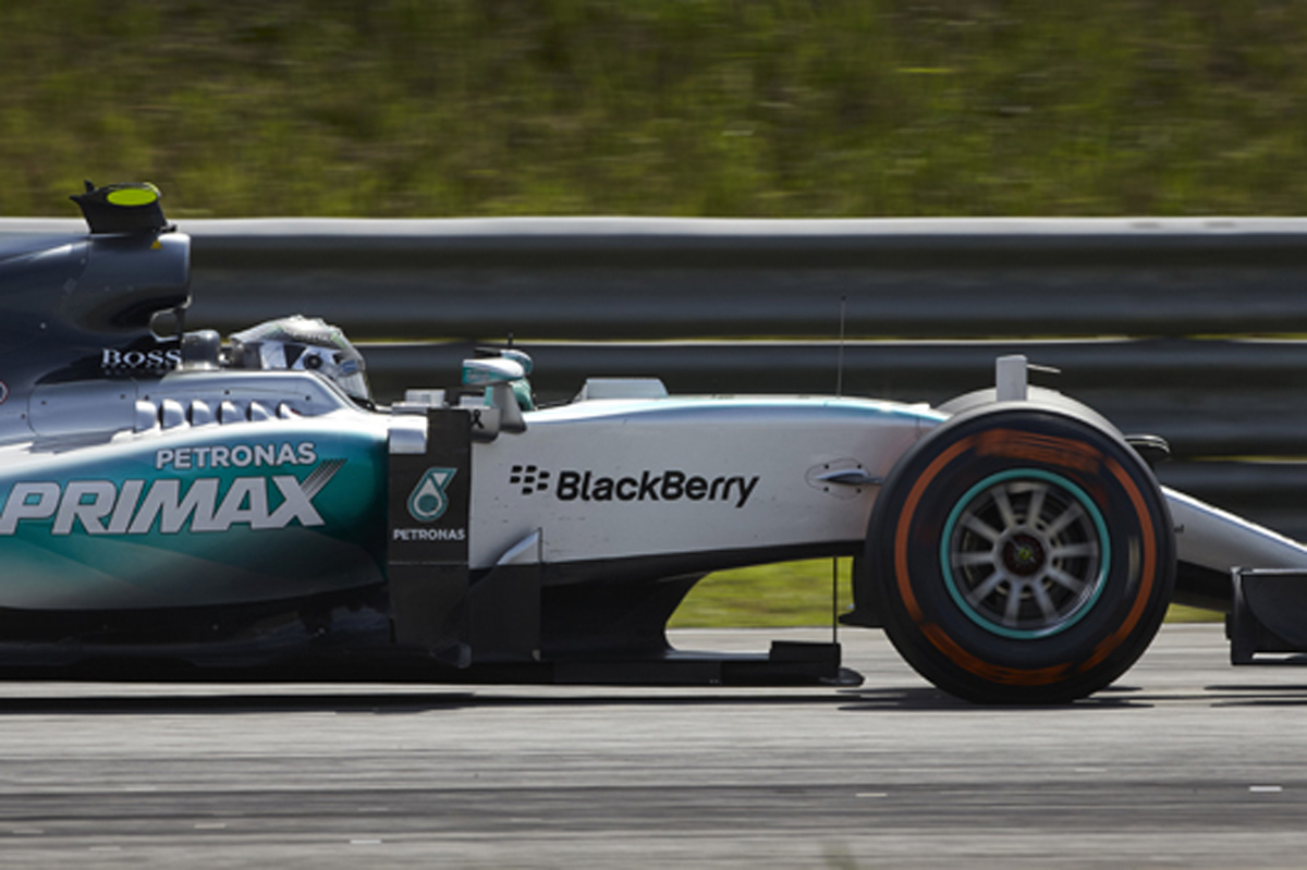 メルセデス、F1中国GPで新型フロントウィングを前倒しで導入？