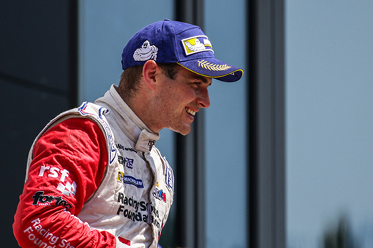 オリバー・ローランド、シルバーストンでレッドブルのF1カーをドライブ