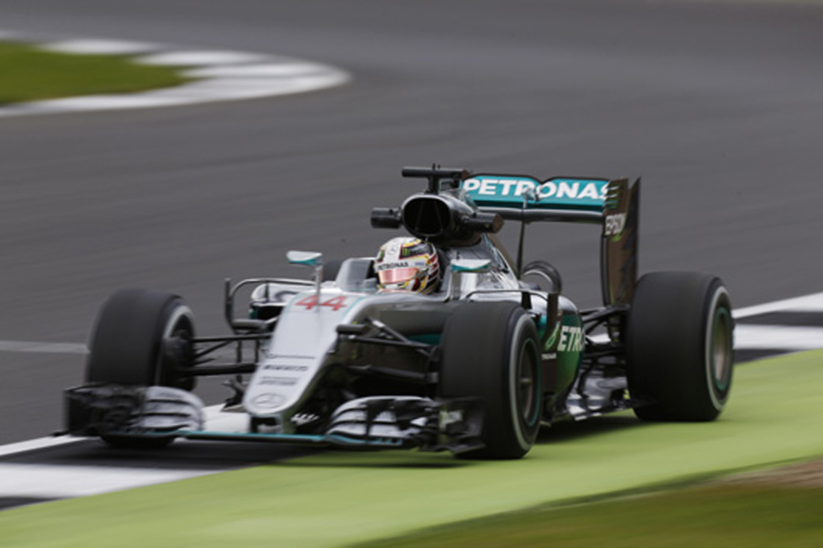 F1イギリスGP フリー走行2回目：ルイス・ハミルトンがトップタイム