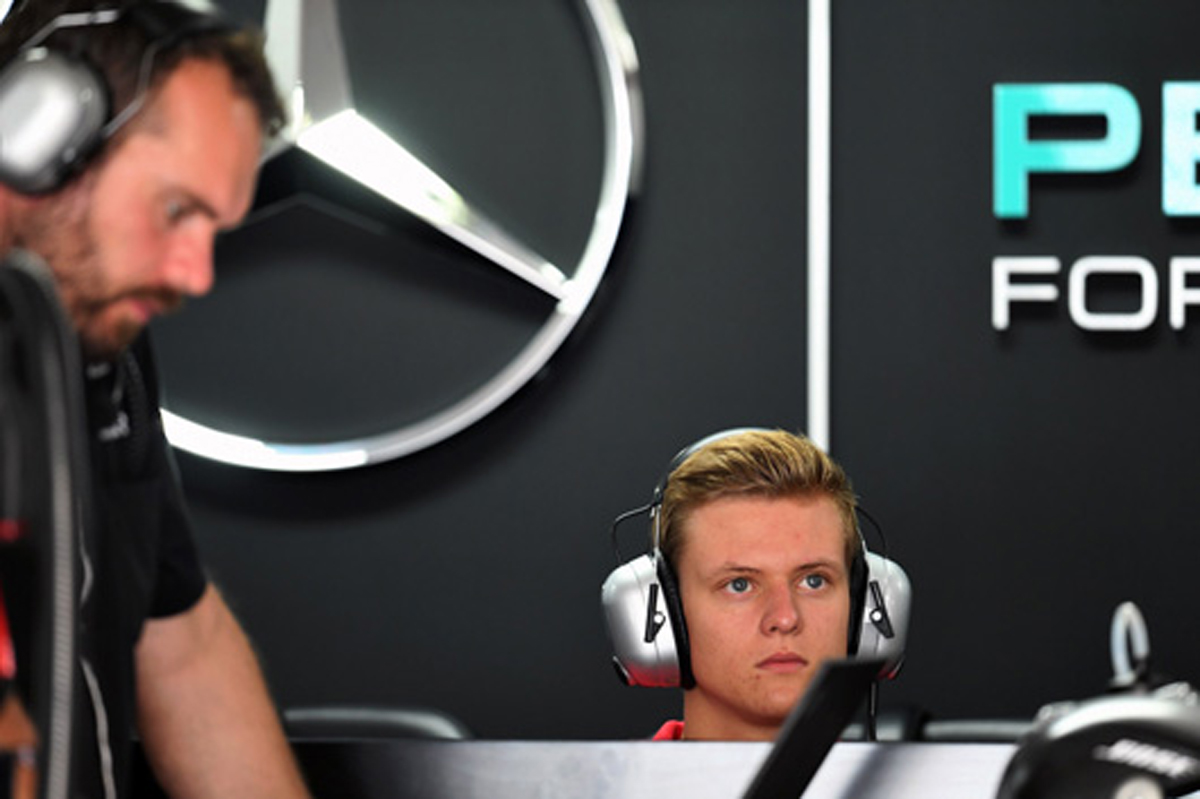 ミック・シューマッハ、メルセデスのガレージでF1ドイツGPを観戦