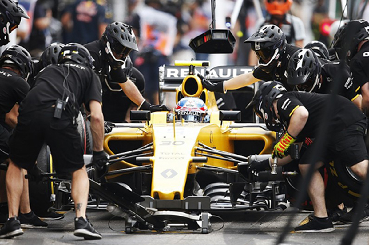 ルノー、新型F1エンジンには「メルセデスに匹敵するポテンシャルがある」