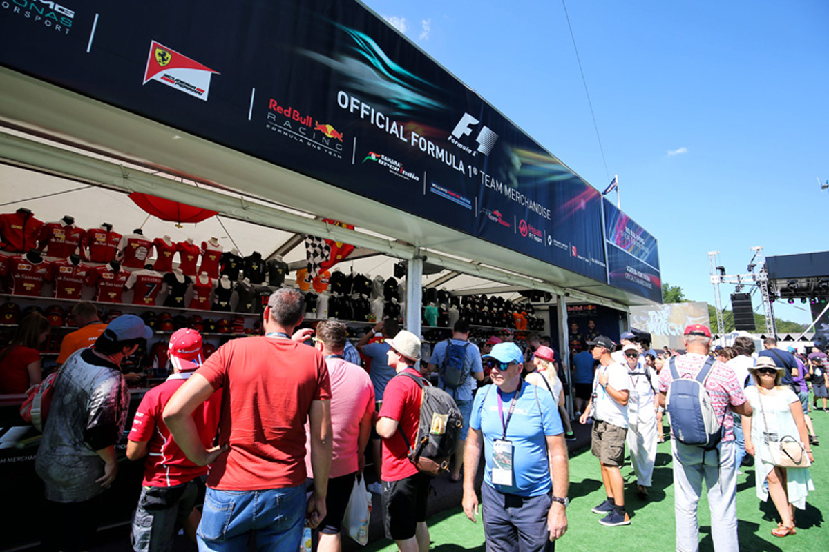 【F1】 スーパーストアテント型のグッズ販売導入にトップチームが反発