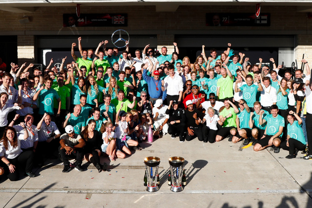 メルセデスF1、ローレウス世界スポーツ賞「年間最優秀チーム」を受賞