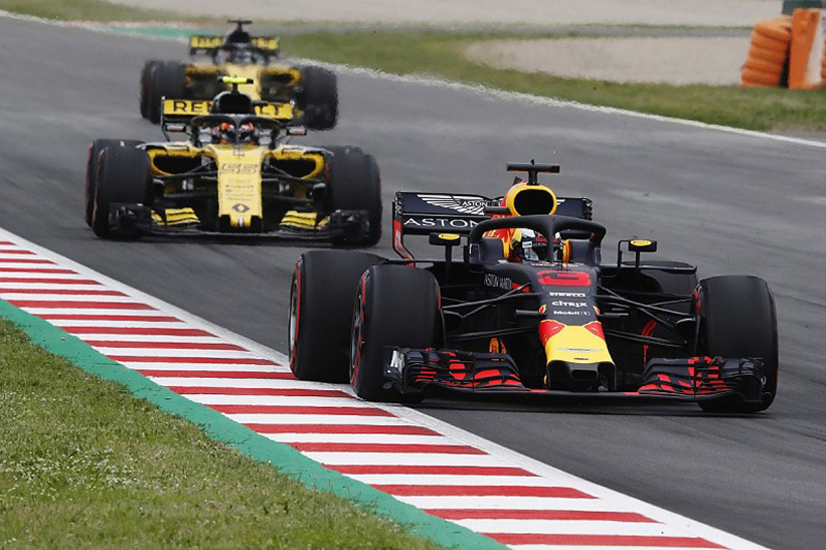 レッドブル、F1カナダGPでのエンジンアップグレード導入にジレンマ
