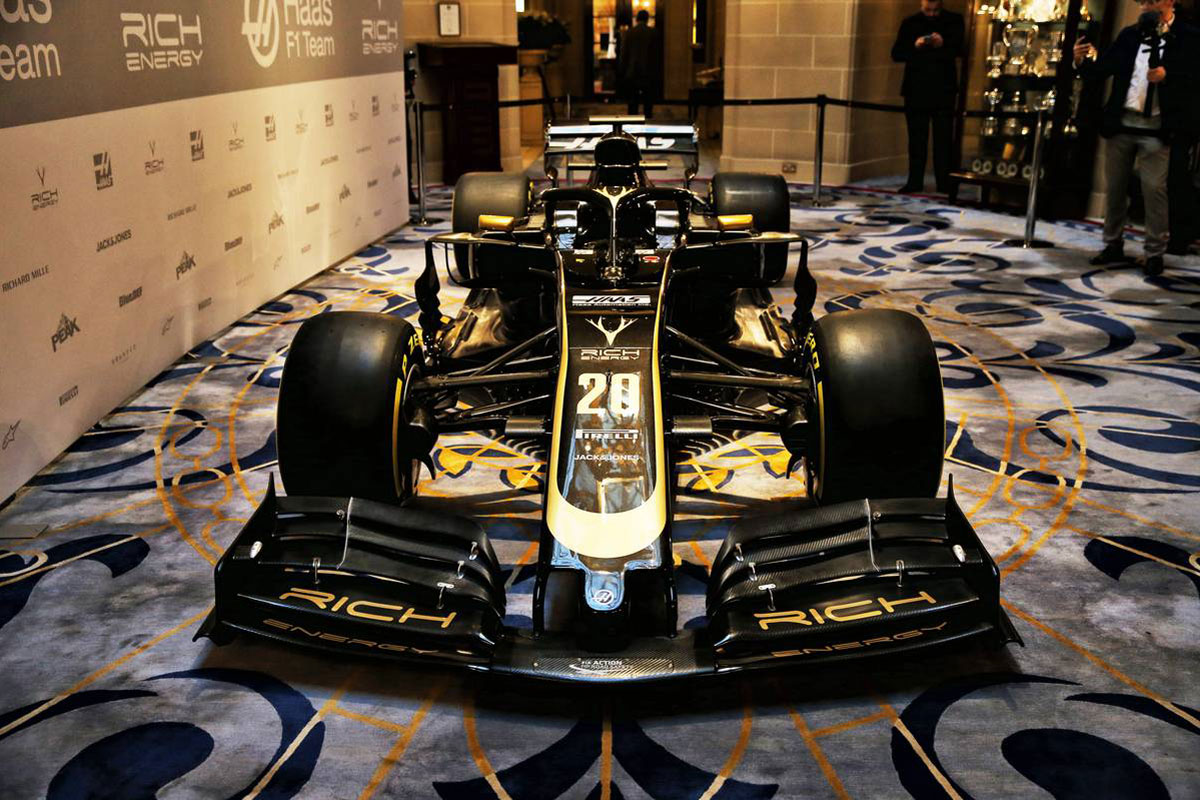 ハースF1、ブラック＆ゴールドの配色は「ロータスの完全コピーではない」