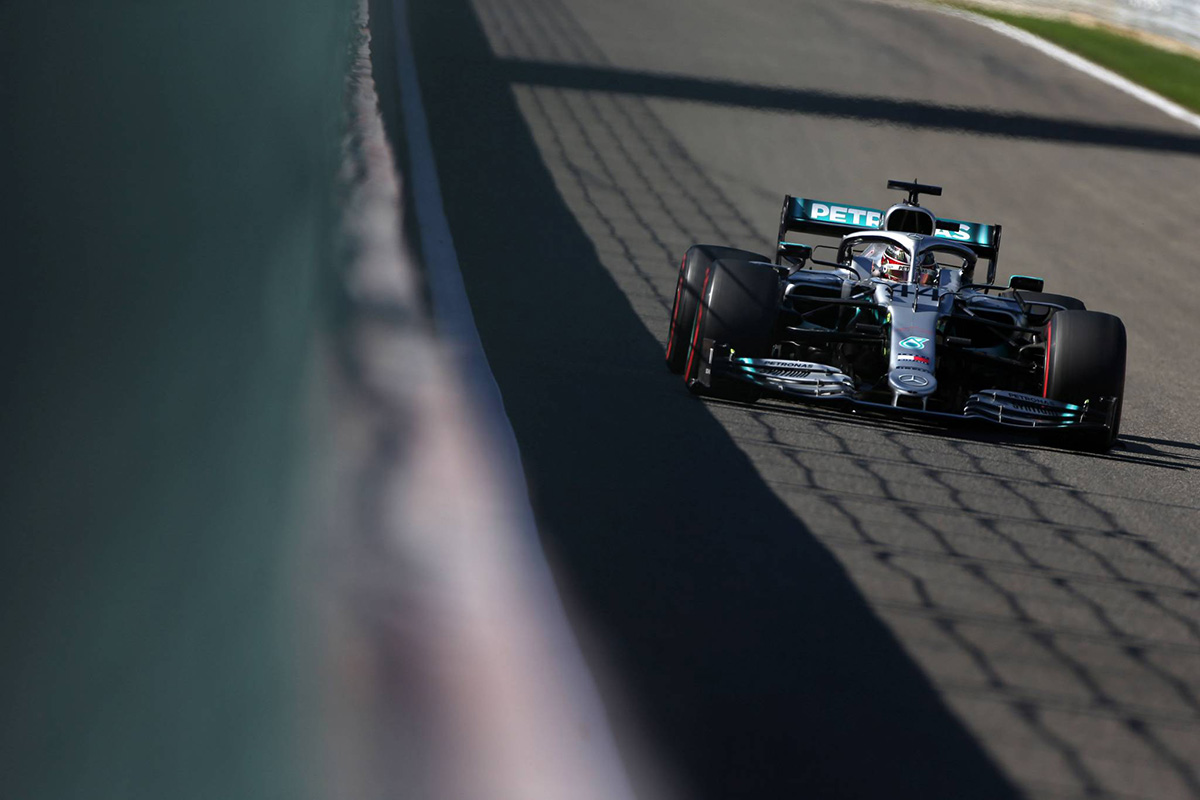 ルイス・ハミルトン 「ストレートだけでフェラーリに1秒負けている」