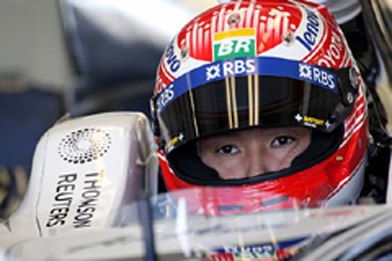 中嶋一貴、F1参戦時のヘルメットをチャリティオークションに出品