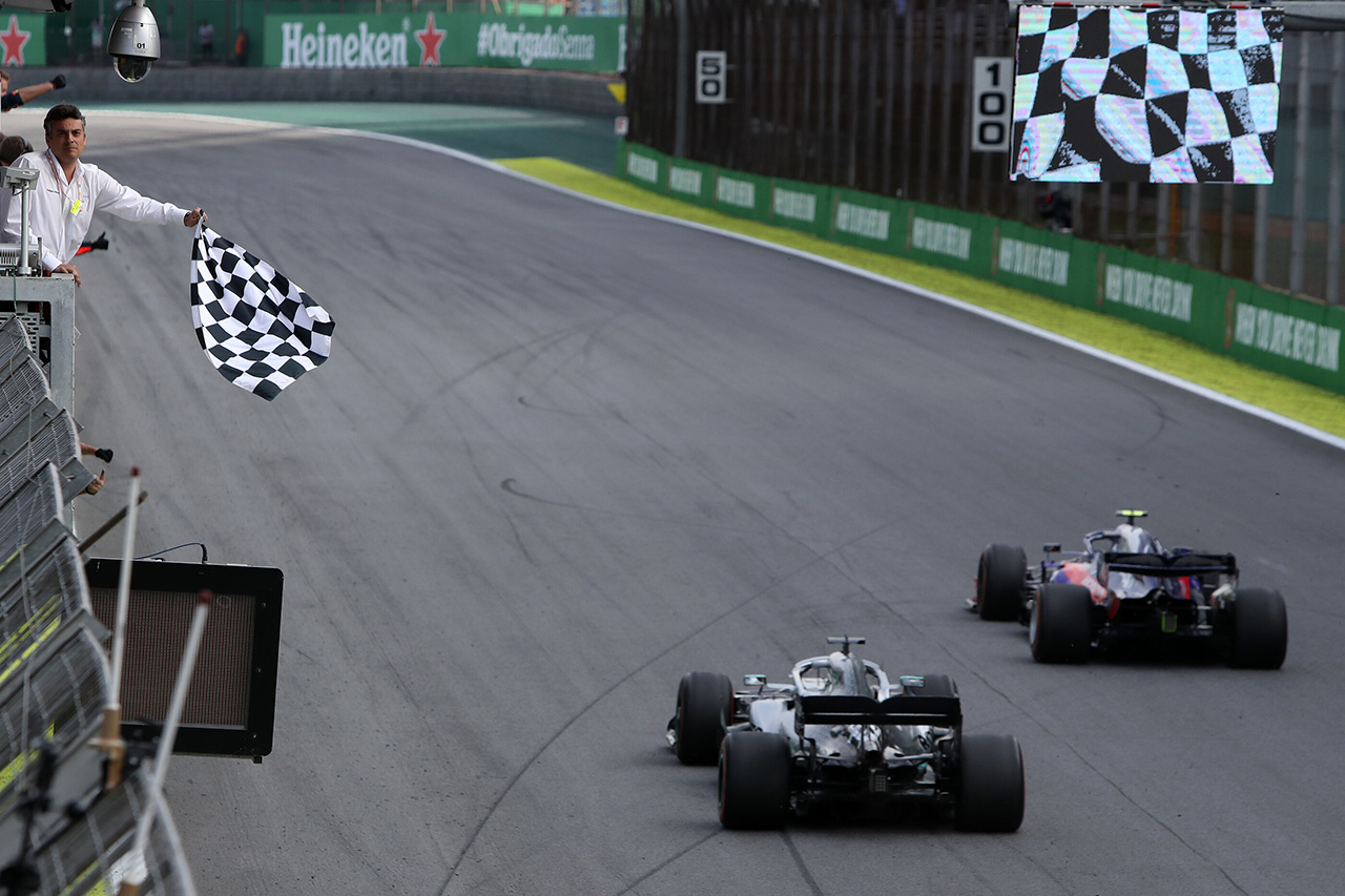 「メルセデスがトロロッソを抜けなかったのは驚き」と元F1ドライバー