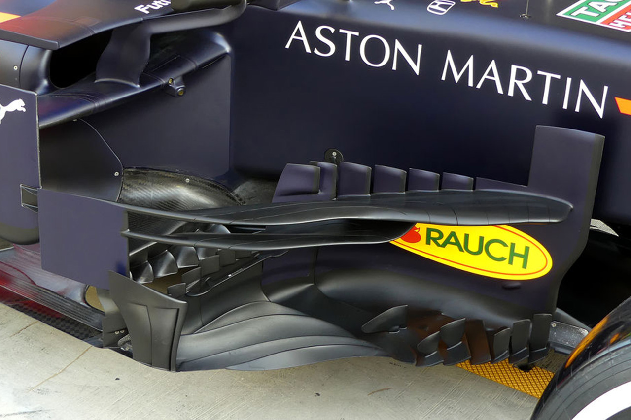 レッドブル・ホンダ RB15 | 2019年のトレンド“ブーメラン・ベーン”