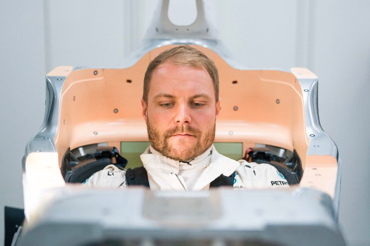 バルテリ・ボッタス、メルセデスの2020年F1マシン『W11』でシート合わせ