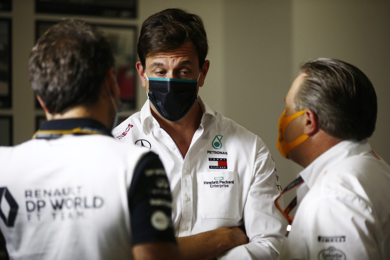 メルセデスF1代表 「今後はチーム間の“仲裁人”を引き受けることはない」
