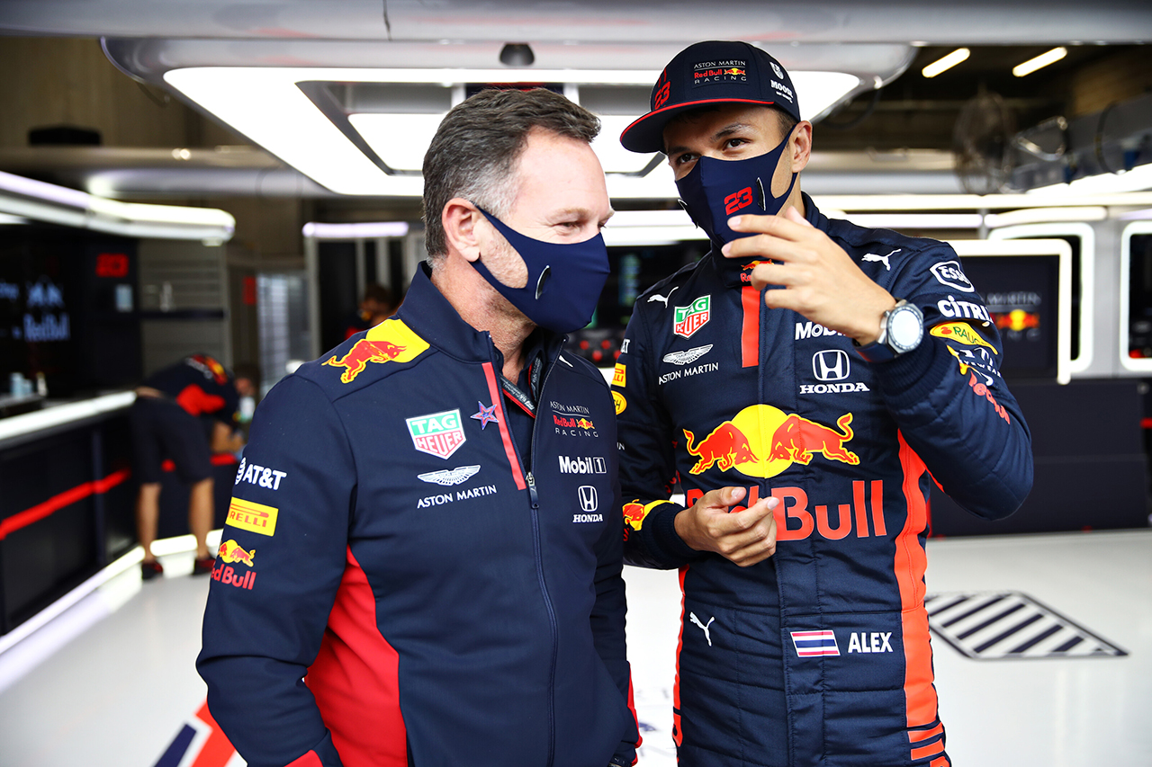ミカ・ハッキネン 「レッドブルF1はアルボンをどうにかする必要がある」