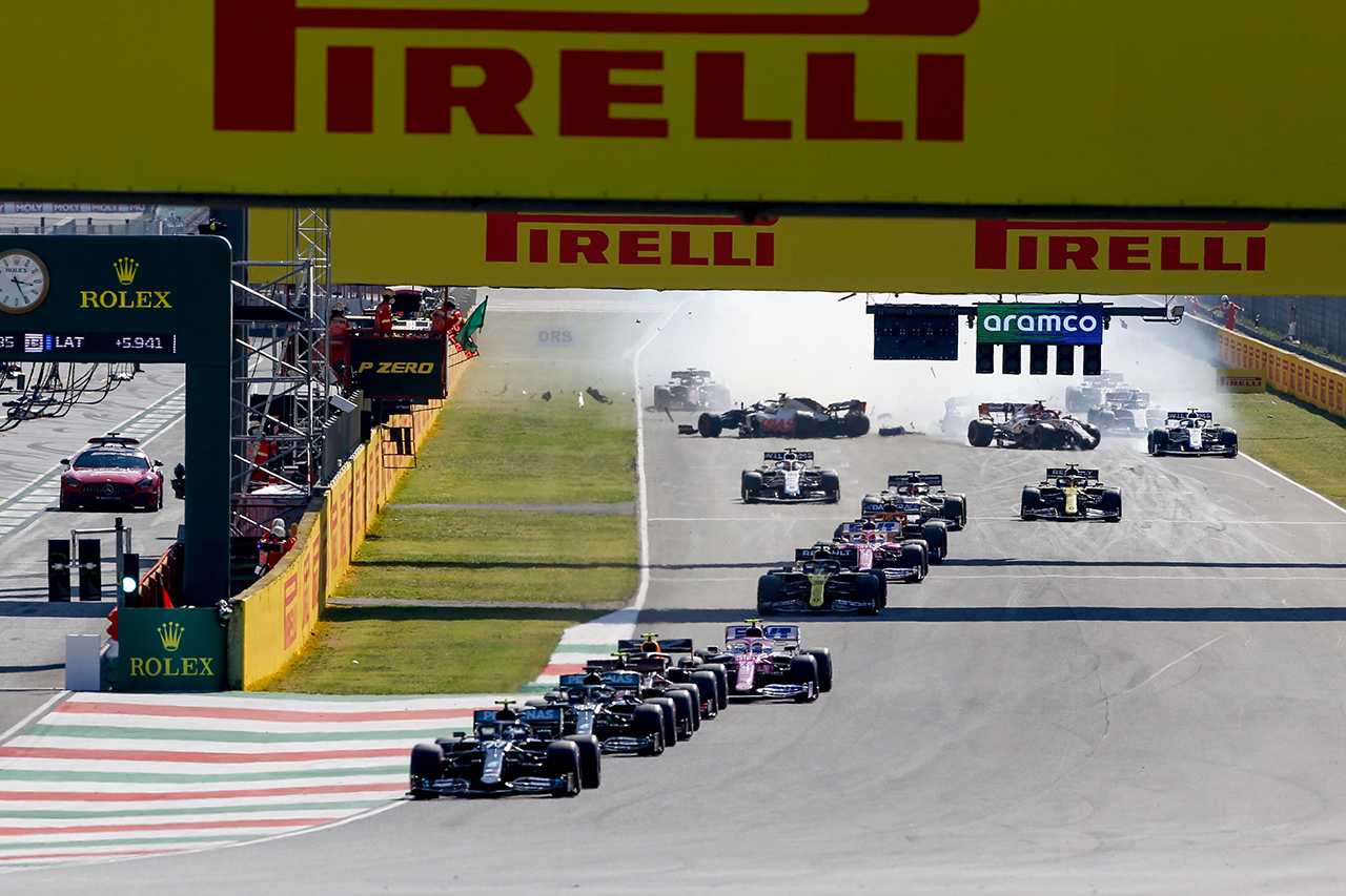F1トスカーナGP：リスタート時の多重クラッシュで12名に警告処分