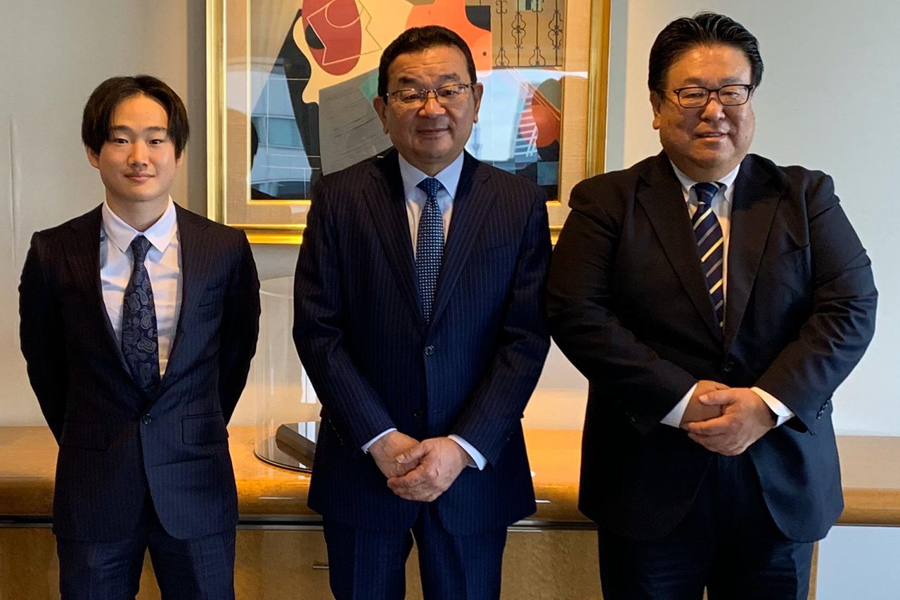 角田裕毅、F1デビューに向けてホンダを表敬訪問
