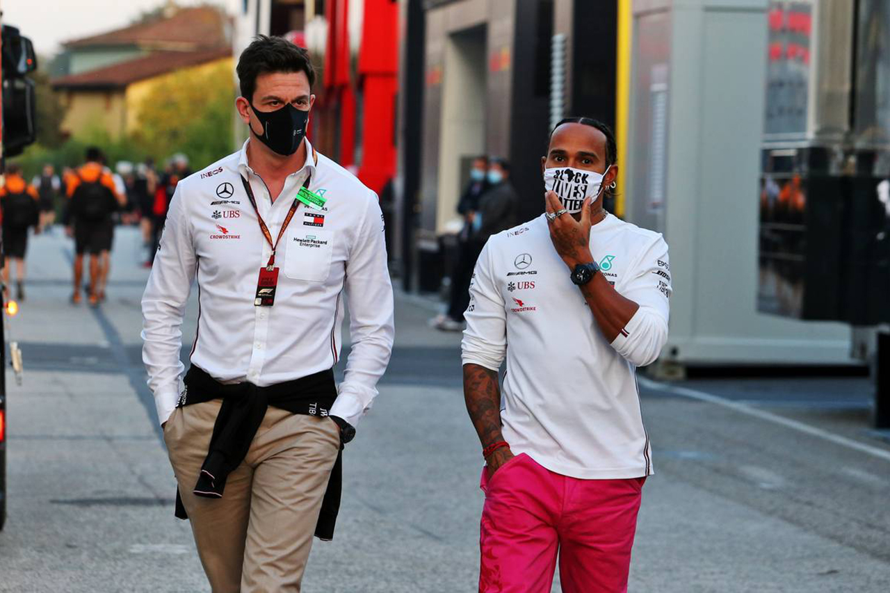 メルセデスF1、ルイス・ハミルトンとの金銭面での交渉難航を否定