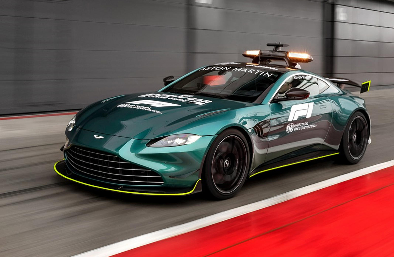 アストンマーティン、2021年に導入するF1セーフティカーをお披露目