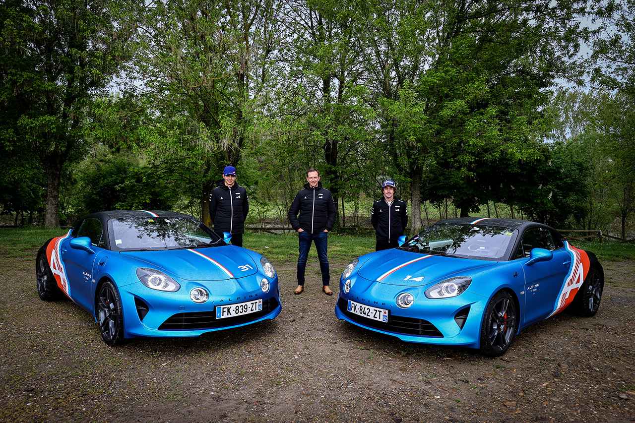 アルピーヌF1、ドライバーの移動車両『A110トラックサイドカー』を公開