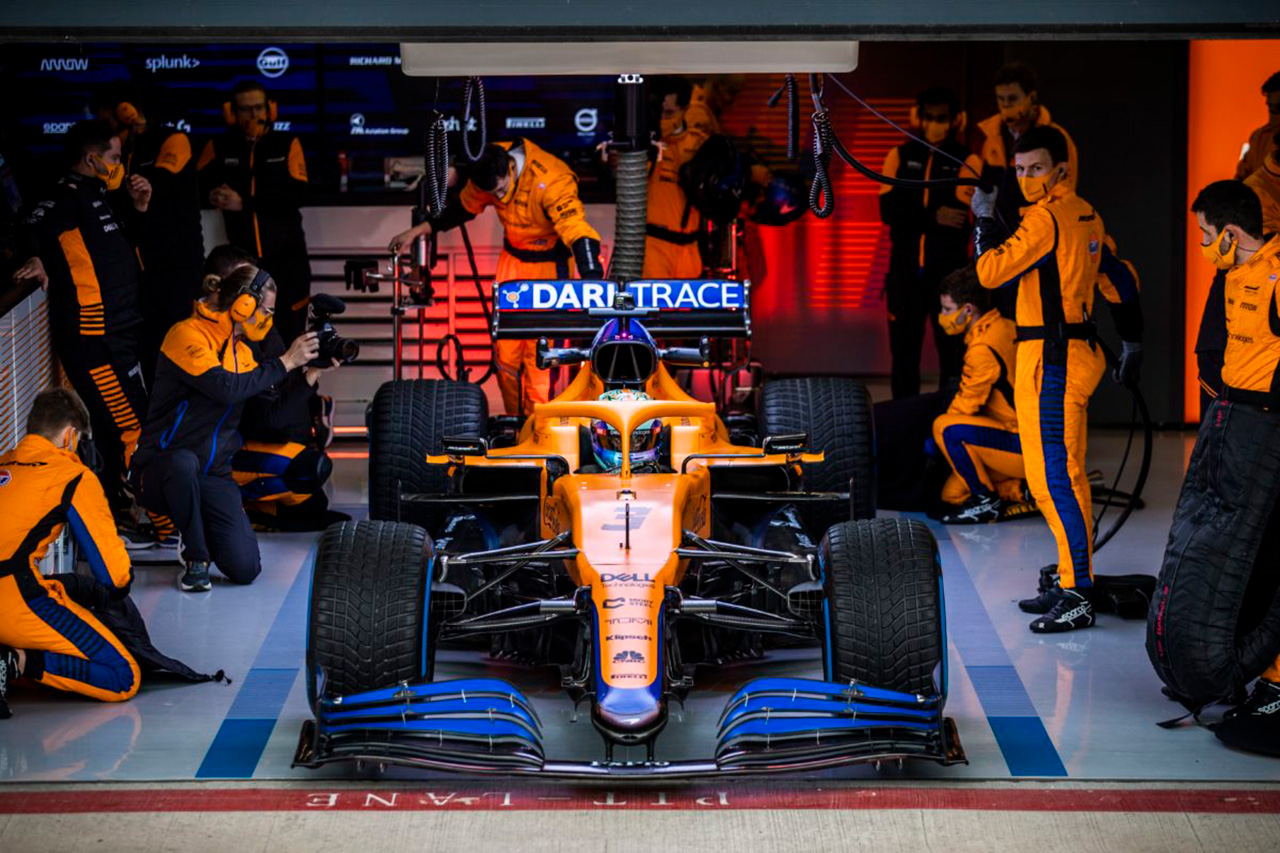 マクラーレンF1 「フェラーリと戦うために2021年マシンの開発は継続」