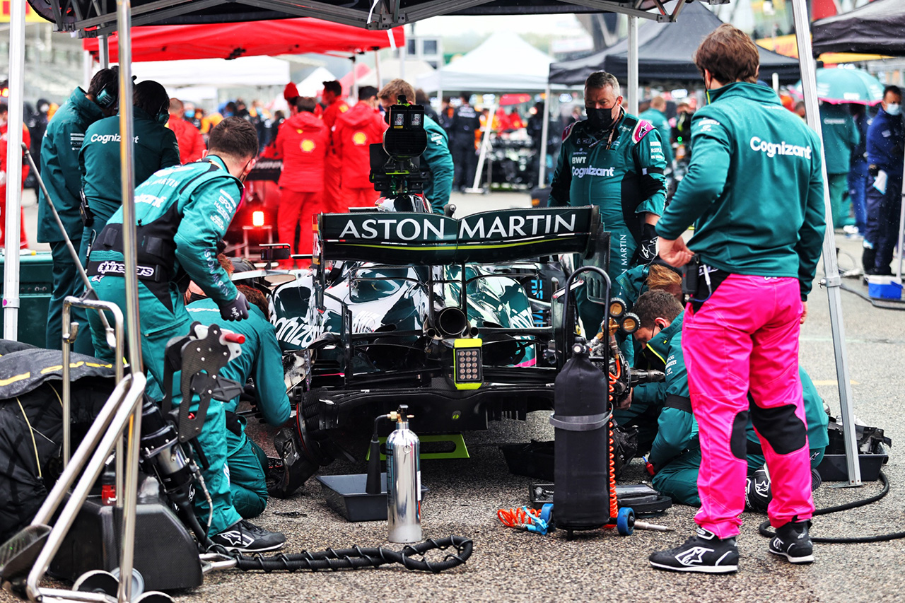 アストンマーティンF1、ブレーキのオーバーヒートの原因を特定できず