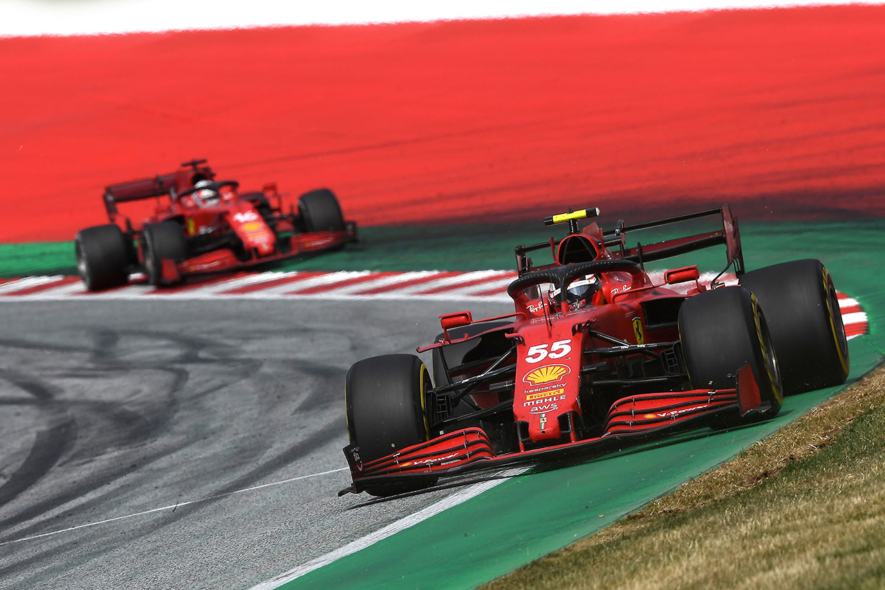 フェラーリF1、戦略とチームプレイでカルロス・サインツが5位奪取