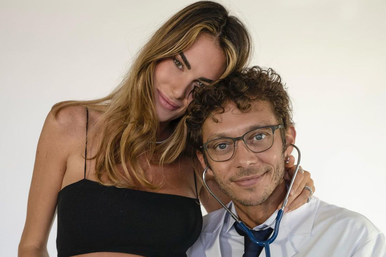 MotoGP：バレンティーノ・ロッシが父親に！交際相手が第1子を妊娠