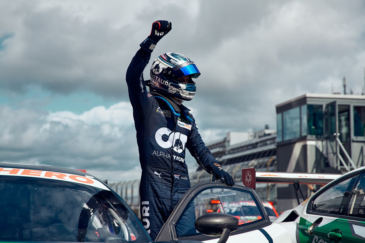 アレクサンダー・アルボン、ニュルブルクリンクのレース2でDTM初勝利