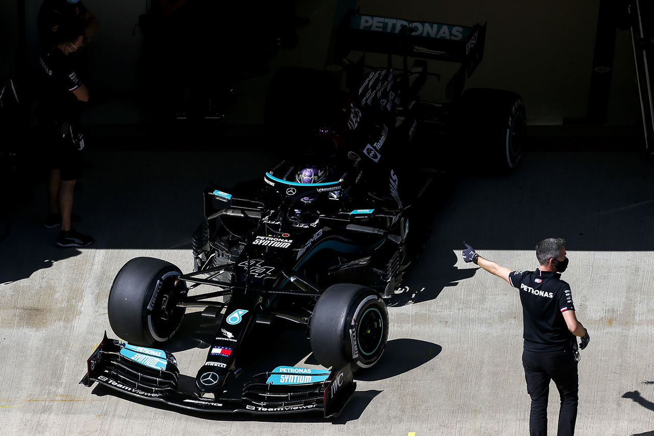 メルセデスF1、信頼性の懸念浮上で残りのシーズンのエンジン計画を評価