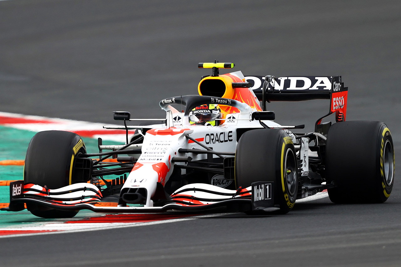 メルセデスF1 「セルジオ・ペレスはハミルトンにとって厄介な問題」