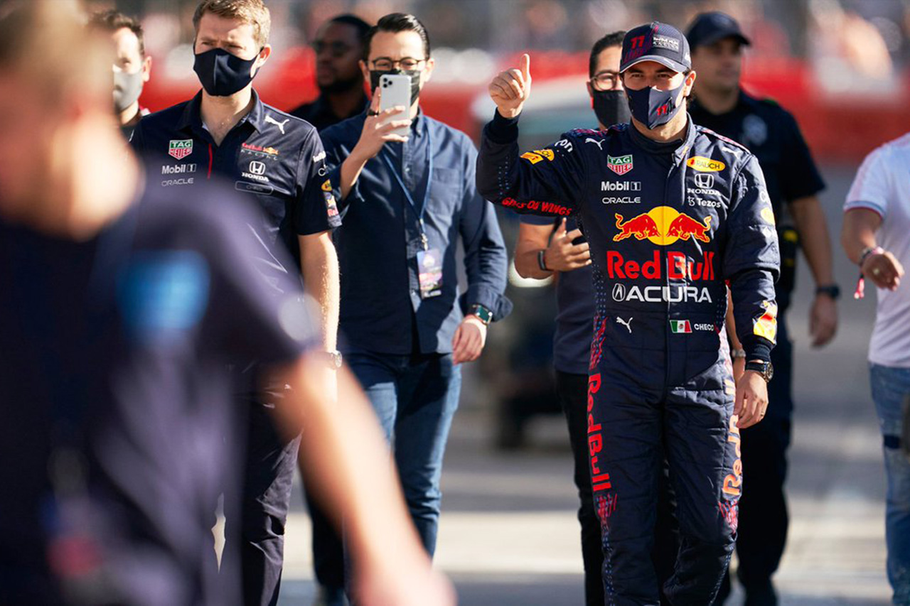 【動画】 レッドブル・ホンダF1、セルジオ・ペレスが米国でショーラン